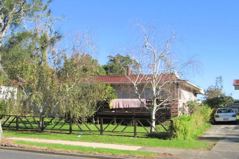 Photo of property in 16 Sandrine Avenue, Clover Park, Auckland, 2019