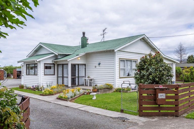 Photo of property in 15 Brooklyn Road, Carterton, 5713
