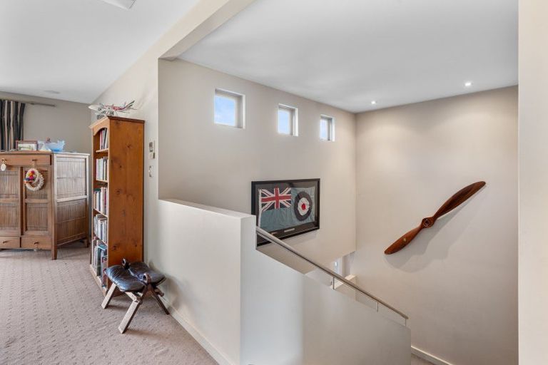 Photo of property in 12 Lakeview Terrace, Taradale, Napier, 4112