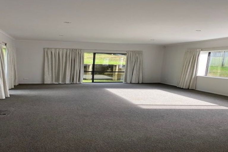 Photo of property in 80 Waldorf Crescent, Orewa, 0931
