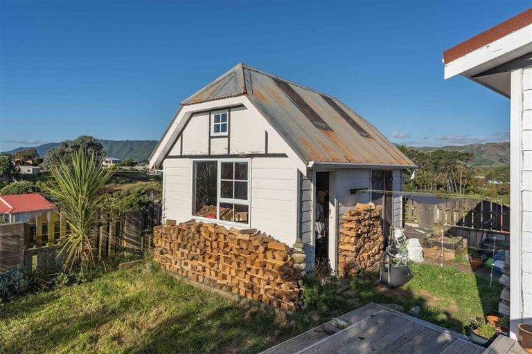 Photo of property in 151 Weggery Drive, Waikanae Beach, Waikanae, 5036