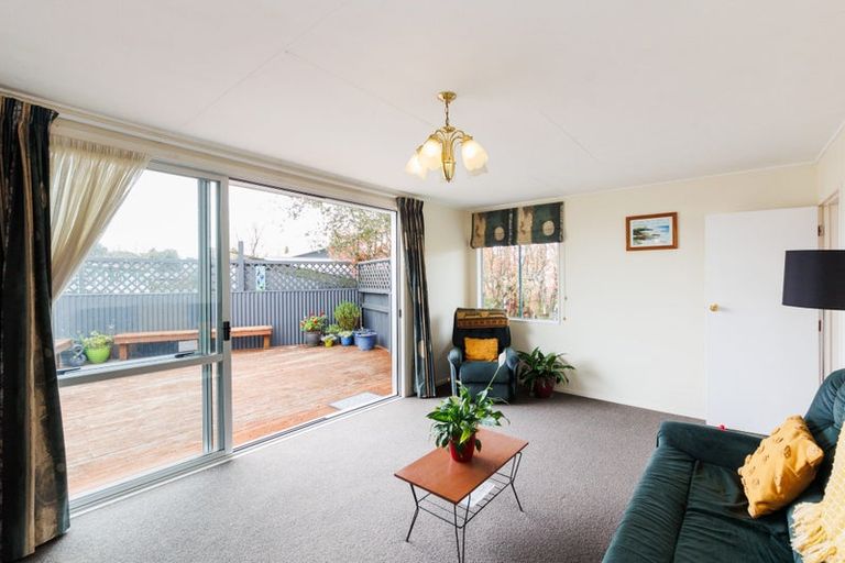 Photo of property in 28 Escort Grove, Awapuni, Palmerston North, 4412