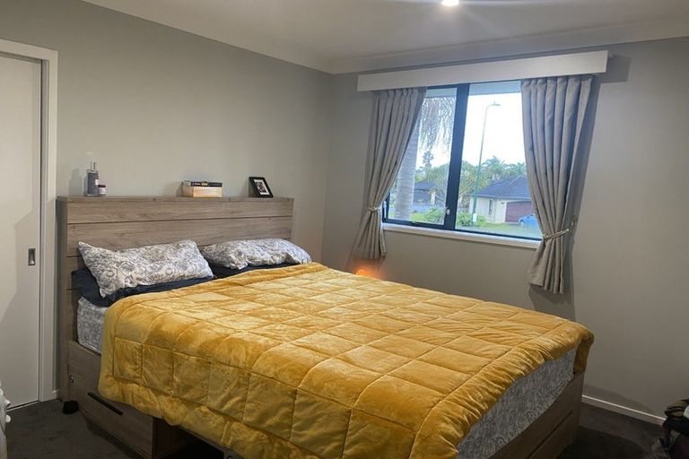 Photo of property in 10 Crannog Fen, Wattle Downs, Auckland, 2103