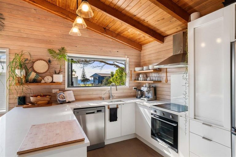 Photo of property in 206 Onemana Drive, Onemana, Whangamata, 3691