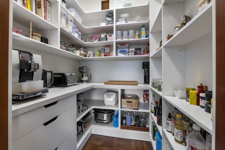 Photo of property in 23 Montana Place, Merrilands, New Plymouth, 4312