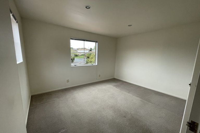 Photo of property in 1/11 Mandica Place, Sunnynook, Auckland, 0632