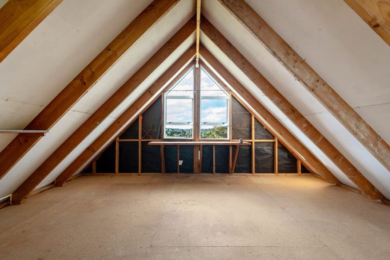 Photo of property in 83 Stillwater Crescent, Stillwater, Silverdale, 0993