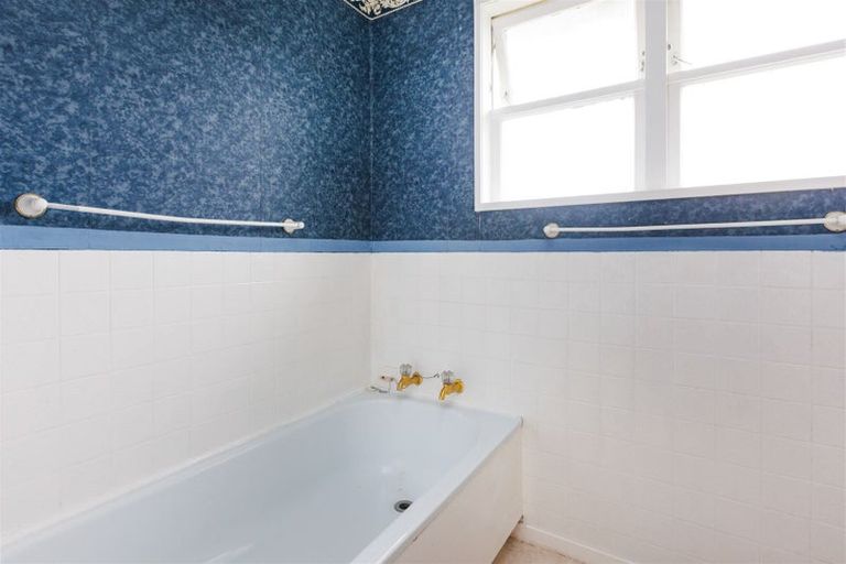 Photo of property in 12 Motuoapa Place, Kelvin Grove, Palmerston North, 4414