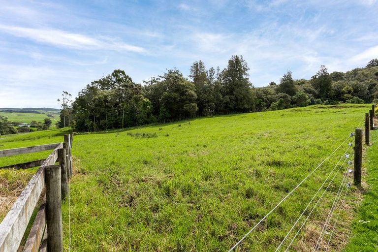 Photo of property in 369 Mangakura Road, Helensville, 0875
