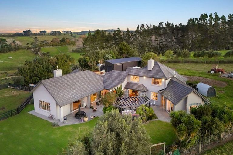 Photo of property in 288 Rimmer Road, Helensville, 0875