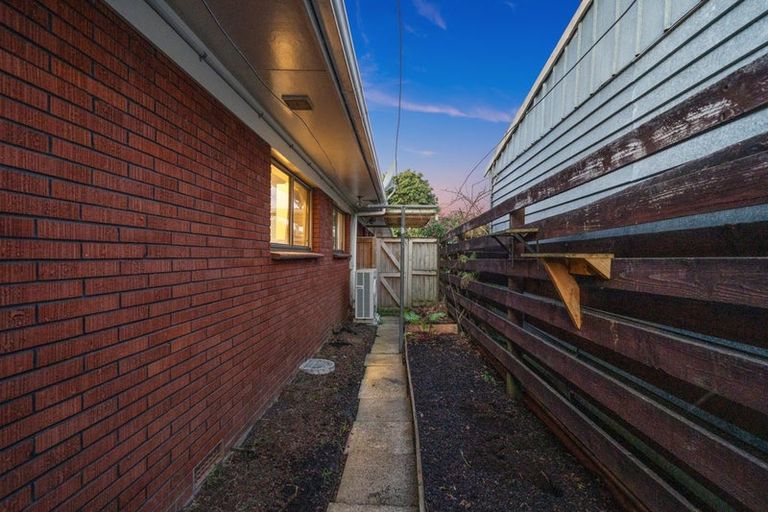 Photo of property in 2/20 Roulston Street, Pukekohe, 2120