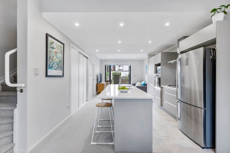 Photo of property in 37 Mapou Road, Hobsonville, Auckland, 0616