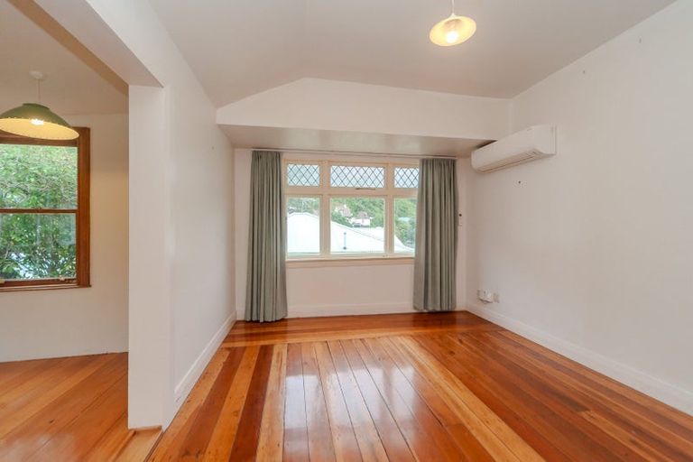 Photo of property in 6 Parliament Street, Thorndon, Wellington, 6011