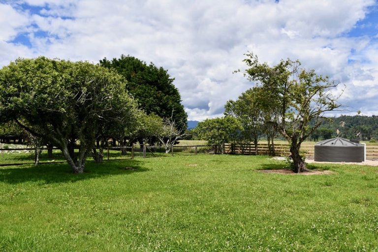 Photo of property in 14 Curries Road, Karamea, 7893