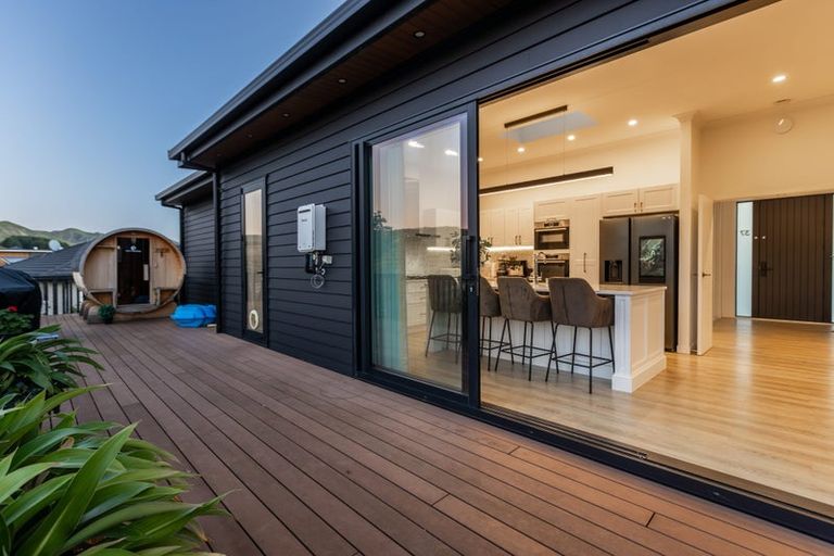 Photo of property in 37 Schooner Drive, Whitby, Porirua, 5024