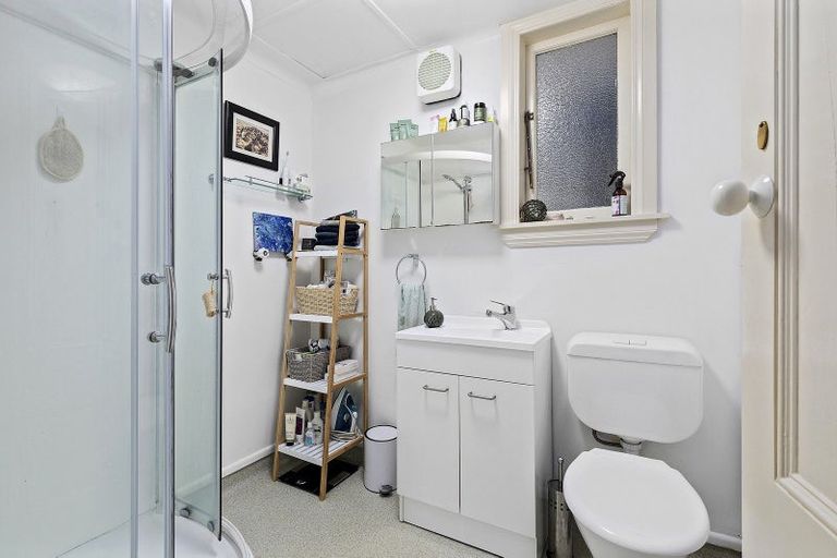 Photo of property in 2 Caprera Street, Melrose, Wellington, 6023