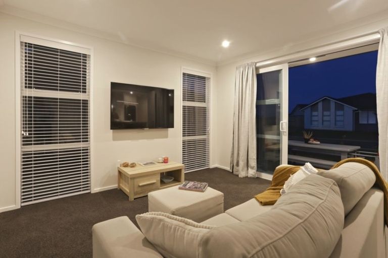 Photo of property in 77 Bert Wall Drive, Omokoroa, 3114