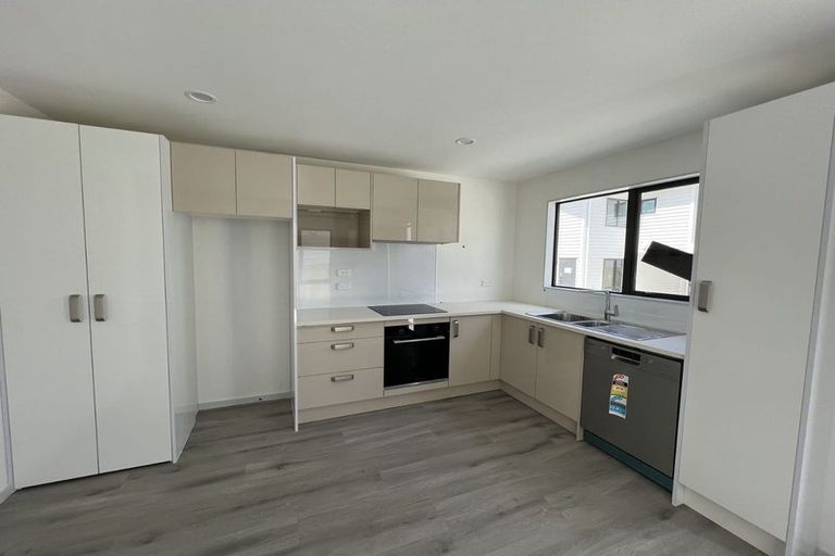Photo of property in 12 Matukutureia Lane, Manurewa, Auckland, 2102