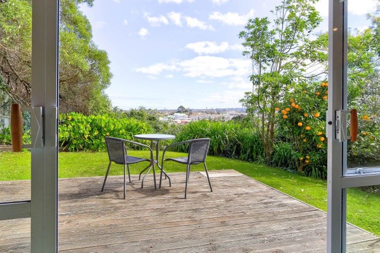 Photo of property in 12 Taylor Street, Durie Hill, Whanganui, 4500