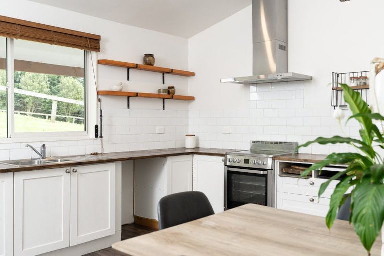 Photo of property in 28 Wrights Road, Raglan, 3295