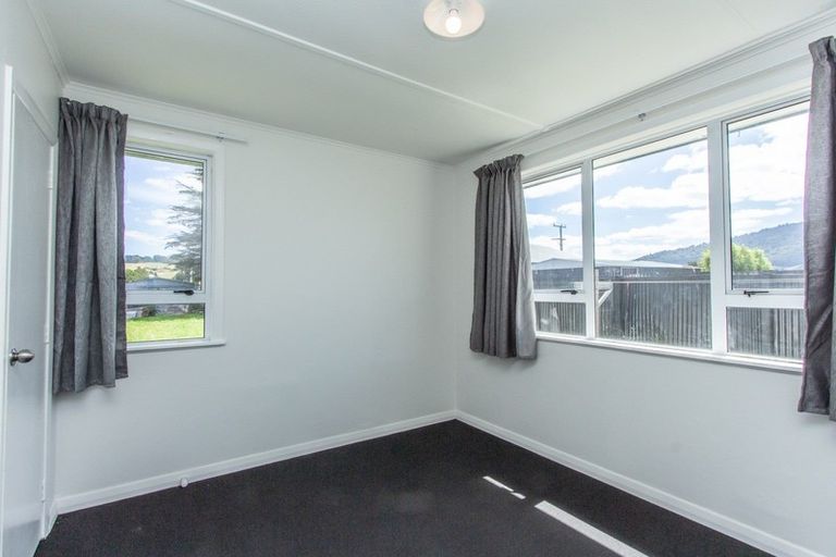 Photo of property in 28 Meadowbank Crescent, Fordlands, Rotorua, 3015