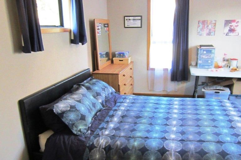 Photo of property in 52 Dunedin Street, Redwood, Christchurch, 8051