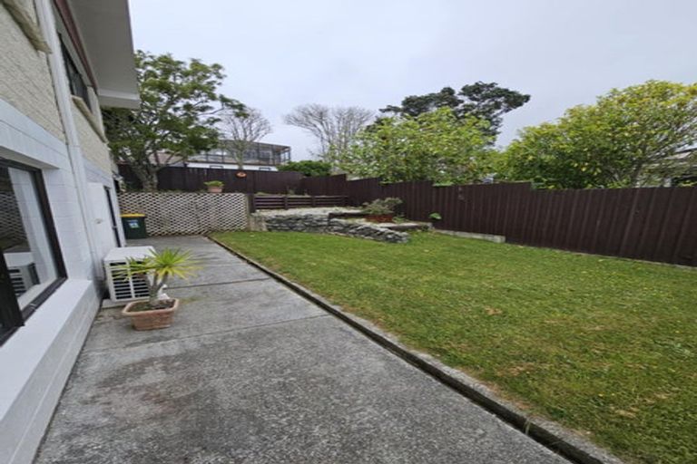 Photo of property in 179 Miromiro Road, Normandale, Lower Hutt, 5010