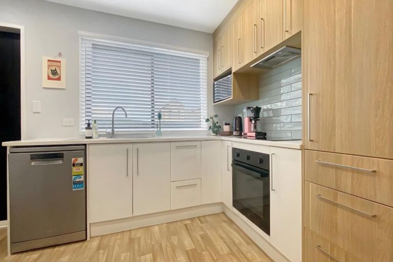 Photo of property in 24 Tima Lane, Mangere Bridge, Auckland, 2022