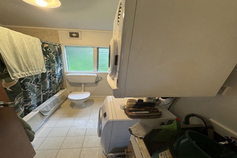 Photo of property in 13-13a Espin Crescent, Karori, Wellington, 6012