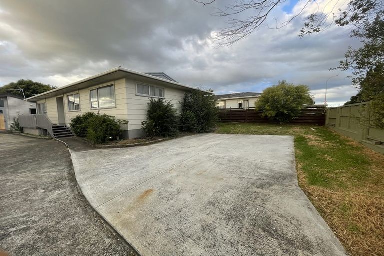 Photo of property in 105 Mahia Road, Wattle Downs, Auckland, 2103