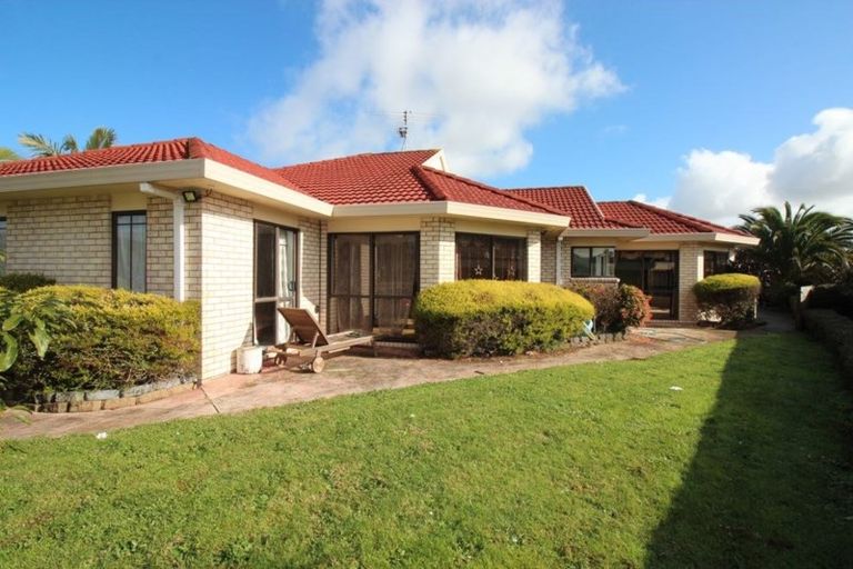 Photo of property in 1 Beragh Place, East Tamaki, Auckland, 2016