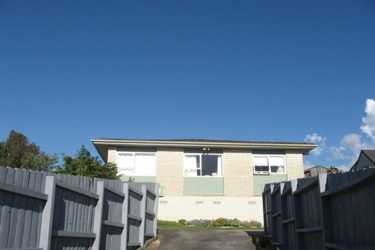 Photo of property in 1/12 Dalwhinnie Parade, Highland Park, Auckland, 2010