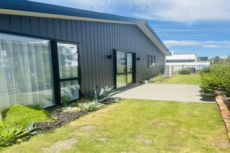 Photo of property in 22 Coupling Close, Prebbleton, 7604