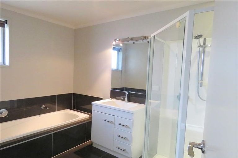 Photo of property in 396 Mangorei Road, Highlands Park, New Plymouth, 4312