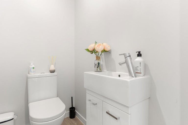 Photo of property in 82 Jack Hanley Drive, Jacks Point, Queenstown, 9371