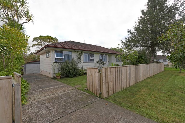 Photo of property in 14 Penfold Place, Henderson, Auckland, 0610