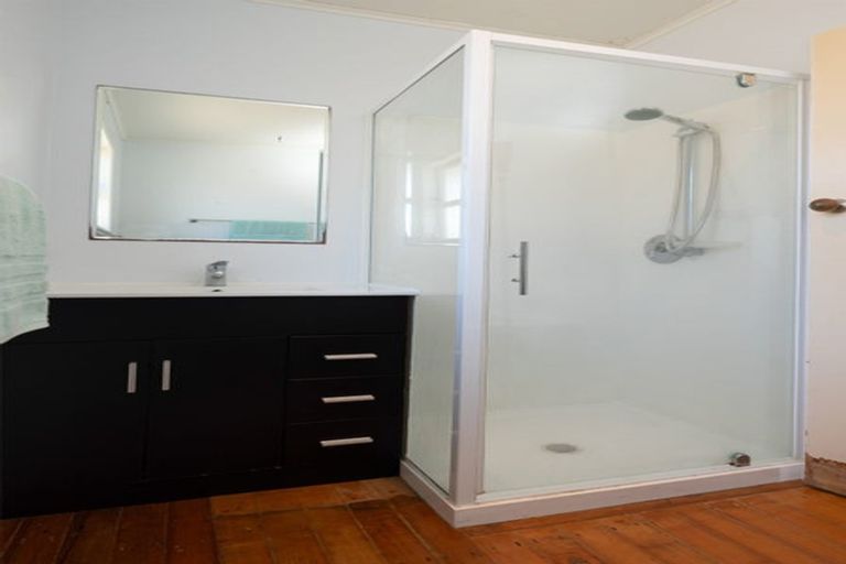 Photo of property in 43 Collins Road, Melville, Hamilton, 3206