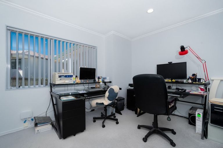 Photo of property in 15 Ferntree Terrace, West Harbour, Auckland, 0618