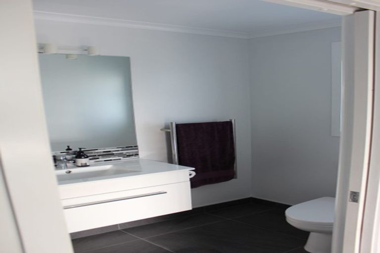 Photo of property in 210 Waikite Road, Welcome Bay, Tauranga, 3175