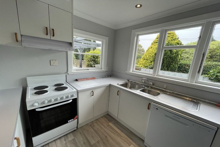 Photo of property in 1/25 Aorangi Road, Bryndwr, Christchurch, 8053