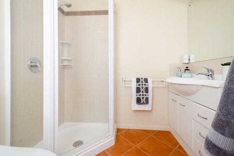 Photo of property in 143e Hobsonville Road, West Harbour, Auckland, 0618