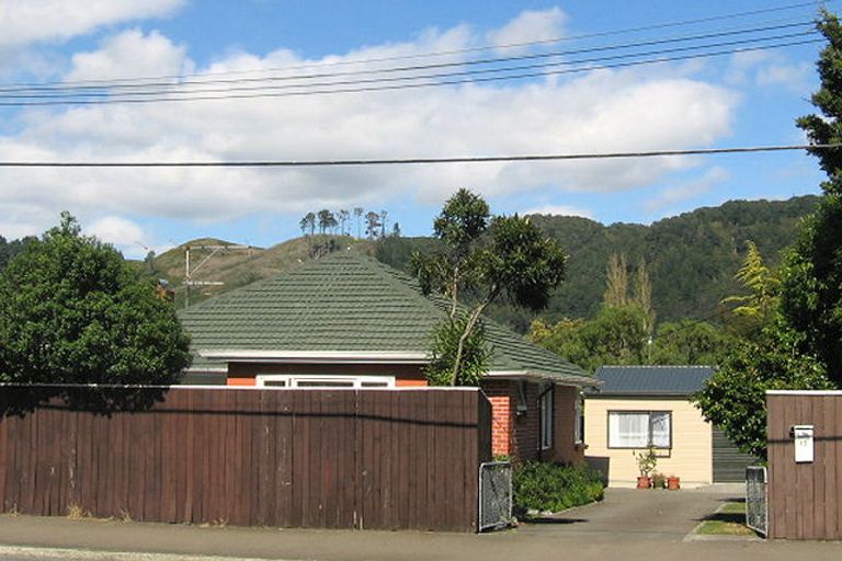 Photo of property in 13 Wood Street, Wallaceville, Upper Hutt, 5018