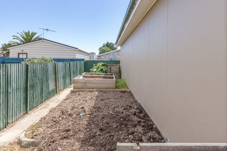 Photo of property in 28 Barling Street, Himatangi Beach, Foxton, 4891