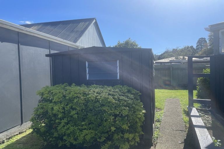 Photo of property in 7a Sequoia Place, Maoribank, Upper Hutt, 5018