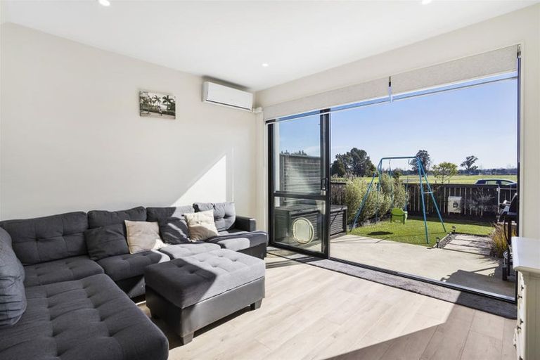 Photo of property in 43 Walsh Road, Papakura, 2110