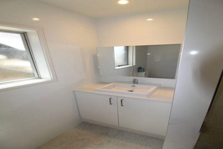 Photo of property in 25 Kamara Road, Glen Eden, Auckland, 0602