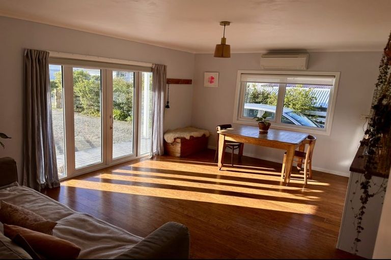 Photo of property in 1 Farrier Grove, Featherston, 5710