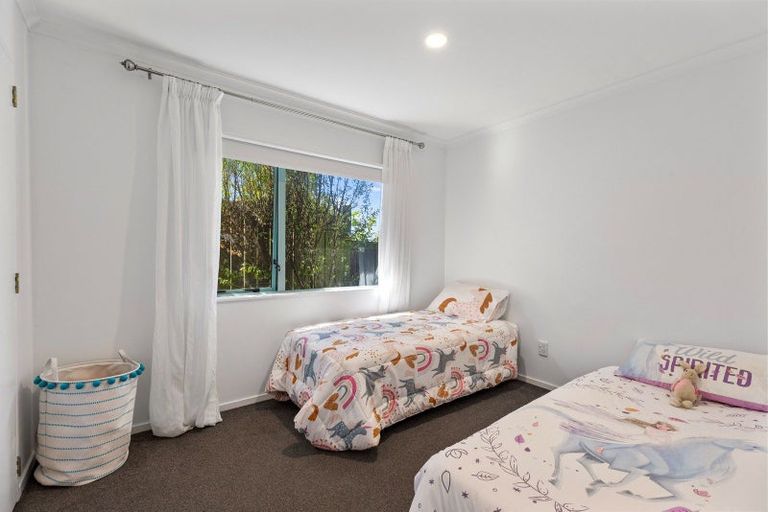 Photo of property in 122 Dalton Drive, Papamoa Beach, Papamoa, 3118