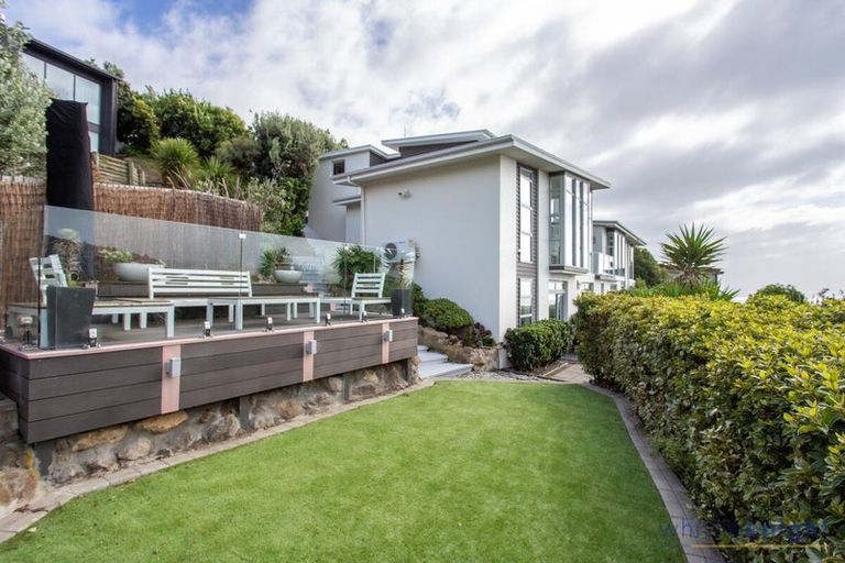 Photo of property in 2 Redcliffs View Lane, Redcliffs, Christchurch, 8081