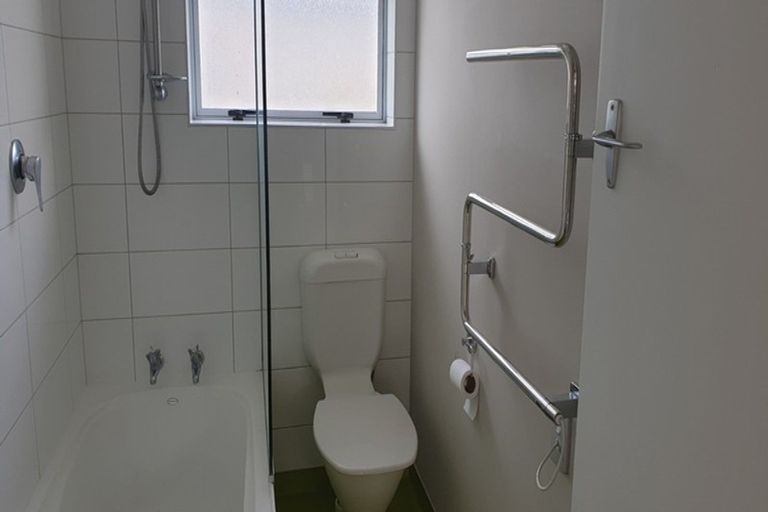 Photo of property in 1/38 North Avon Road, Richmond, Christchurch, 8013